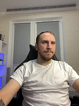 Snapshot of _XxX-XxX_ chatting on 02/26/25, 03:10  XxX-XxX  online show from 02/26/25, 03:10