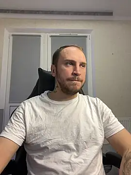 Snapshot of _XxX-XxX_ chatting on 02/26/25, 08:33  XxX-XxX  online show from 02/26/25, 08:33