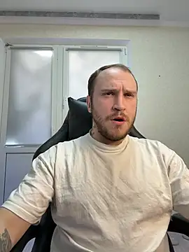 Snapshot of _XxX-XxX_ chatting on 03/08/25, 06:21  XxX-XxX  online show from 03/08/25, 06:21