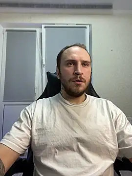 Snapshot of _XxX-XxX_ chatting on 03/08/25, 11:07  XxX-XxX  online show from 03/08/25, 11:07