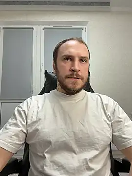 Snapshot of _XxX-XxX_ chatting on 03/18/25, 09:21  XxX-XxX  online show from 03/18/25, 09:21