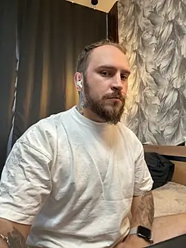 Snapshot of _XxX-XxX_ chatting on 09/21/25, 11:56  XxX-XxX  online show from 09/21/25, 11:56