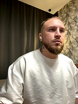 Snapshot of _XxX-XxX_ chatting on 10/04/25, 04:27  XxX-XxX  online show from 10/04/25, 04:27