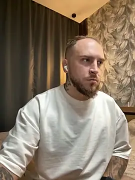 Snapshot of _XxX-XxX_ chatting on 10/06/25, 09:34  XxX-XxX  online show from 10/06/25, 09:34