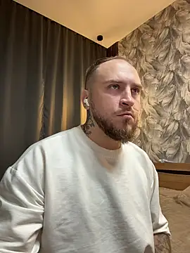 Snapshot of _XxX-XxX_ chatting on 10/08/25, 10:29  XxX-XxX  online show from 10/08/25, 10:29