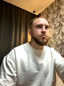 Snapshot of _XxX-XxX_ chatting on 10/10/25, 10:31  XxX-XxX  online show from 10/10/25, 10:31