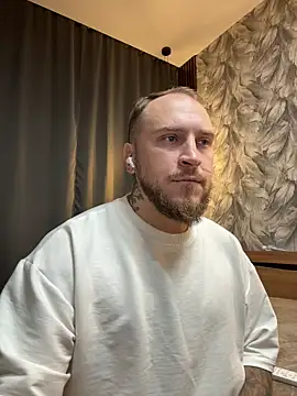 Snapshot of _XxX-XxX_ chatting on 10/11/25, 10:19  XxX-XxX  online show from 10/11/25, 10:19