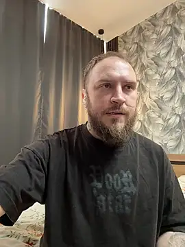 Snapshot of _XxX-XxX_ chatting on 04/17/26, 02:31 XxX-XxX online show from 04/17/26, 02:31