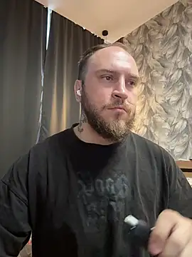 Snapshot of _XxX-XxX_ chatting on 06/18/26, 02:56 XxX-XxX online show from 06/18/26, 02:56