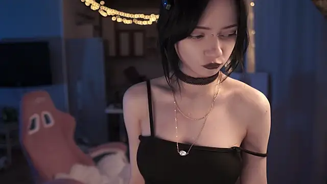 Snapshot of miuri_miy chatting on 04/10/26, 06:12 miuri miy online show from 04/10/26, 06:12