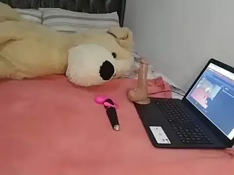 Snapshot of Chandy012 chatting on 01/16/26, 05:11 Chandy012 online show from 01/16/26, 05:11