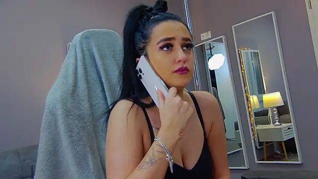 Snapshot of Eva_Lovvia_ chatting on 02/06/25, 10:10 Eva Lovvia  online show from 02/06/25, 10:10