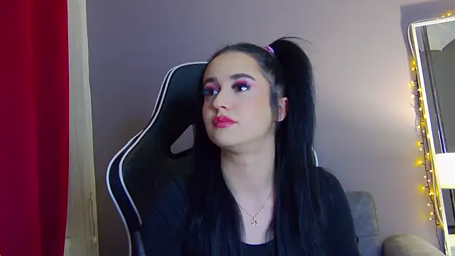 Snapshot of Eva_Lovvia_ chatting on 02/19/25, 07:59 Eva Lovvia  online show from 02/19/25, 07:59