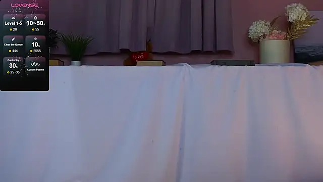 Snapshot of too_sexxxy chatting on 03/04/25, 07:11 too sexxxy online show from 03/04/25, 07:11