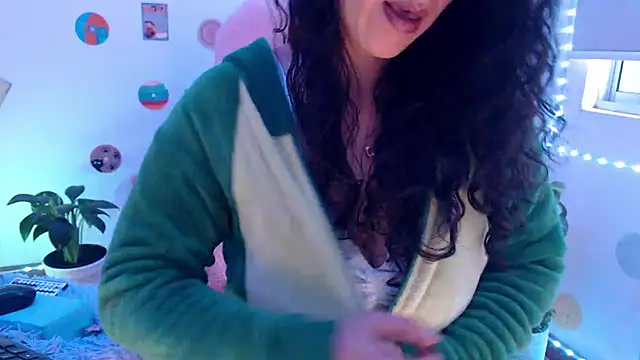 Snapshot of samy_love35 chatting on 03/04/25, 11:19 samy love35 online show from 03/04/25, 11:19