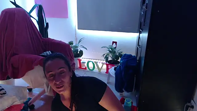 Snapshot of samy_love35 chatting on 10/20/25, 09:15 samy love35 online show from 10/20/25, 09:15