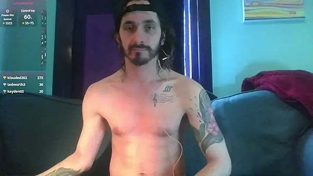 Snapshot of riffraphboi chatting on 01/30/25, 11:01 riffraphboi online show from 01/30/25, 11:01