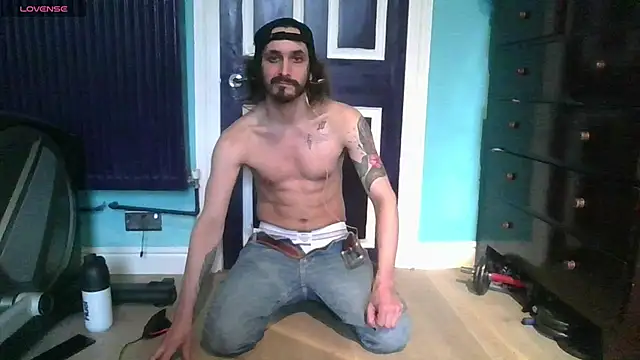 Snapshot of riffraphboi chatting on 02/13/25, 01:26 riffraphboi online show from 02/13/25, 01:26