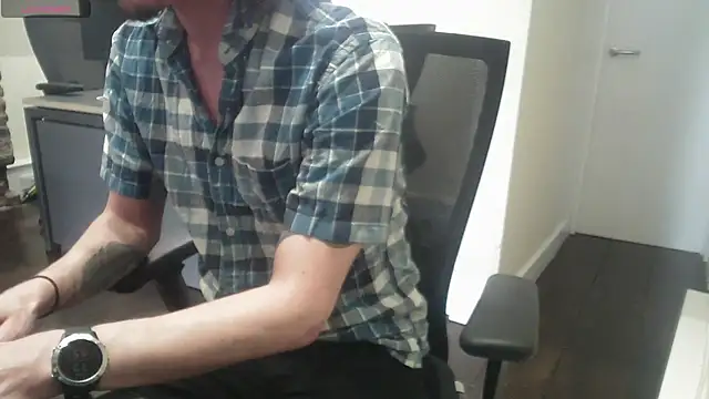 Snapshot of riffraphboi chatting on 09/20/25, 11:55 riffraphboi online show from 09/20/25, 11:55