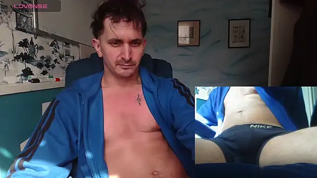 Snapshot of riffraphboi chatting on 04/09/26, 10:31 riffraphboi online show from 04/09/26, 10:31