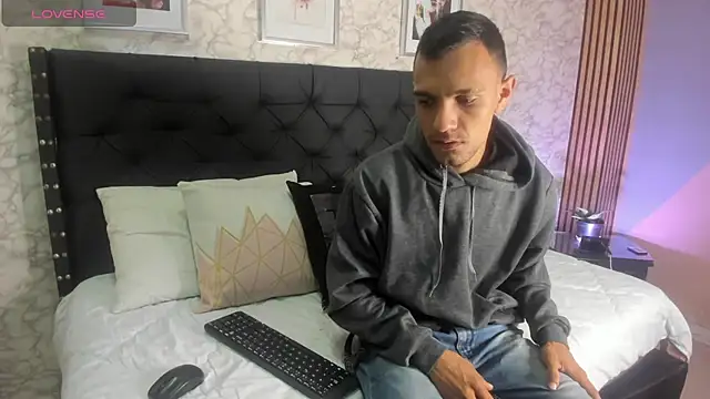 Snapshot of stefany_pablo1 chatting on 03/03/25, 01:09 stefany pablo1 online show from 03/03/25, 01:09