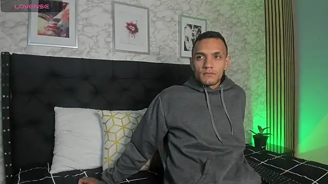 Snapshot of stefany_pablo1 chatting on 03/17/25, 01:29 stefany pablo1 online show from 03/17/25, 01:29