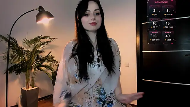 Snapshot of Noirael chatting on 04/08/26, 11:21 Noirael online show from 04/08/26, 11:21