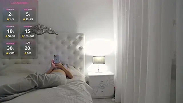 Snapshot of AlysiaBright chatting on 02/26/26, 05:01 AlysiaBright online show from 02/26/26, 05:01