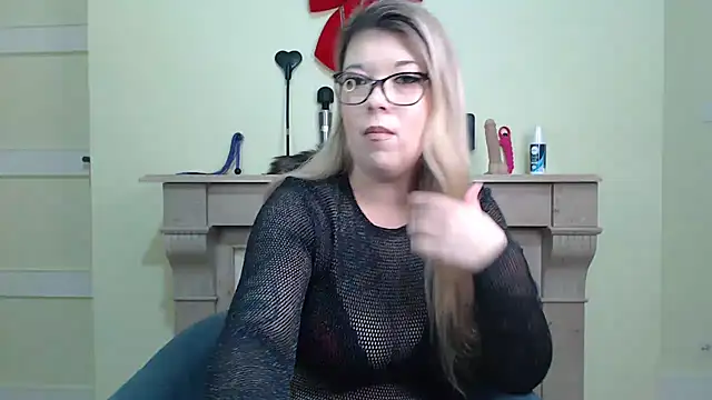 Snapshot of kamilalova chatting on 04/01/26, 02:03 kamilalova online show from 04/01/26, 02:03