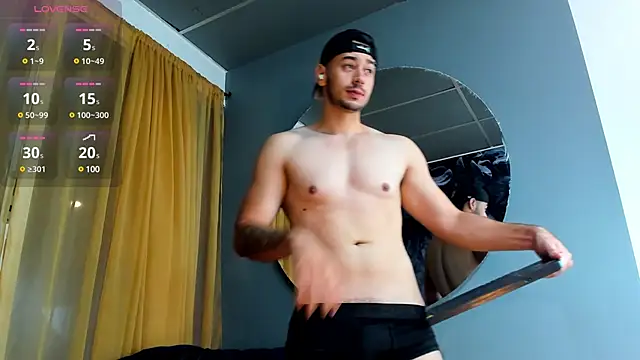 Snapshot of Salvatore_costa chatting on 03/15/25, 08:43 Salvatore costa online show from 03/15/25, 08:43