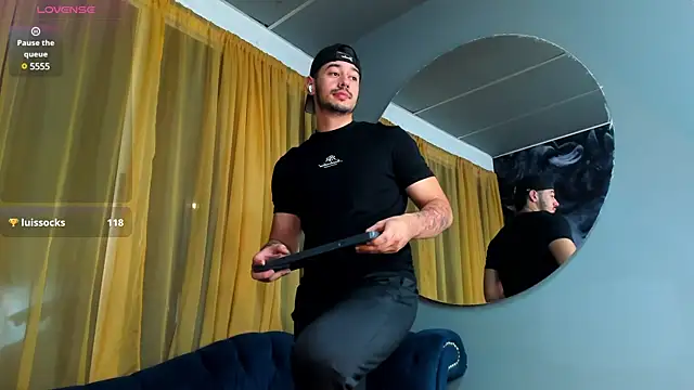 Snapshot of Salvatore_costa chatting on 03/22/25, 01:11 Salvatore costa online show from 03/22/25, 01:11