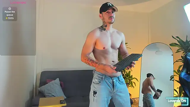 Snapshot of Salvatore_costa chatting on 09/24/25, 04:27 Salvatore costa online show from 09/24/25, 04:27