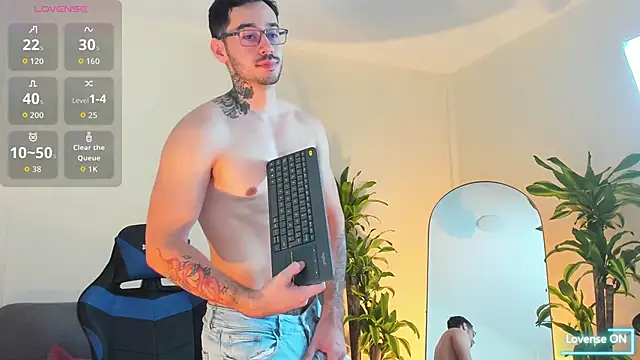 Snapshot of Salvatore_costa chatting on 09/26/25, 03:32 Salvatore costa online show from 09/26/25, 03:32