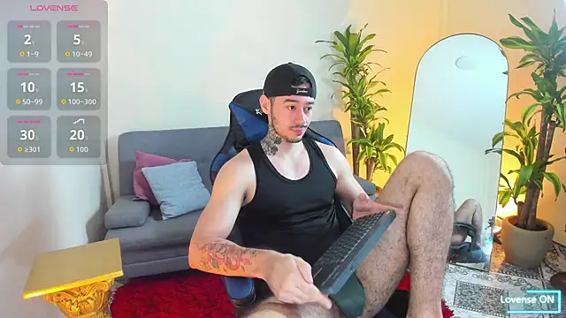 Snapshot of Salvatore_costa chatting on 10/15/25, 12:44 Salvatore costa online show from 10/15/25, 12:44