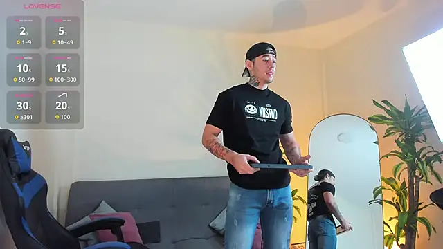 Snapshot of Salvatore_costa chatting on 10/19/25, 10:54 Salvatore costa online show from 10/19/25, 10:54