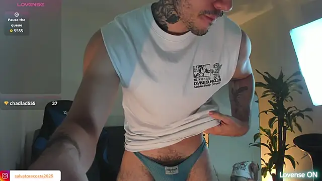 Snapshot of Salvatore_costa chatting on 11/13/25, 01:37 Salvatore costa online show from 11/13/25, 01:37