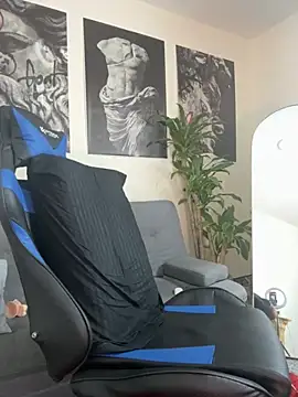 Snapshot of Salvatore_costa chatting on 04/04/26, 02:43 Salvatore costa online show from 04/04/26, 02:43