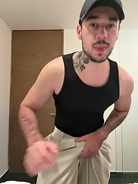 Snapshot of Salvatore_costa chatting on 04/21/26, 06:31 Salvatore costa online show from 04/21/26, 06:31