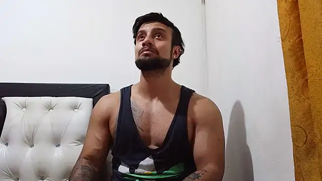 Snapshot of davidcr89 chatting on 02/10/26, 05:44 davidcr89 online show from 02/10/26, 05:44