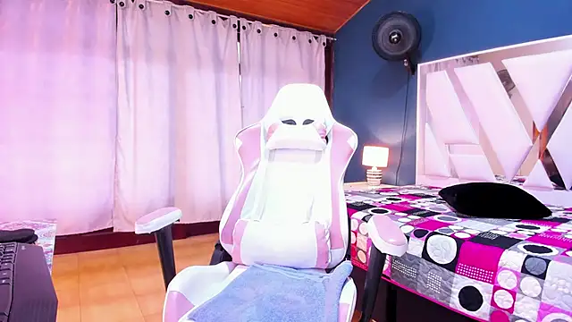 Snapshot of Alondra_Cutie chatting on 02/12/25, 09:54 Alondra Cutie online show from 02/12/25, 09:54