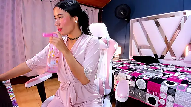 Snapshot of Alondra_Cutie chatting on 02/22/25, 12:27 Alondra Cutie online show from 02/22/25, 12:27