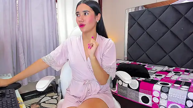 Snapshot of Alondra_Cutie chatting on 02/23/25, 05:18 Alondra Cutie online show from 02/23/25, 05:18