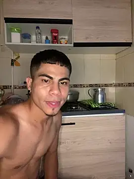 Snapshot of Dannytwinksxxx chatting on 04/05/26, 03:36 Dannytwinksxxx online show from 04/05/26, 03:36