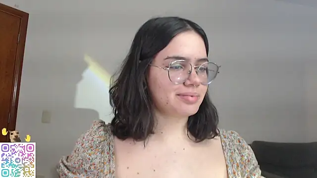 crystalll room online show from 07/06/26, 01:57