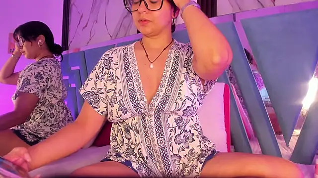 miilaklum online show from 03/08/25, 07:09