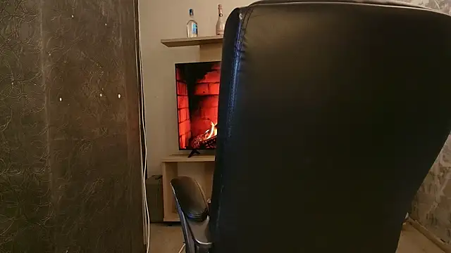 Snapshot of Alahiaa_ chatting on 01/21/25, 03:32 Alahiaa online show from 01/21/25, 03:32