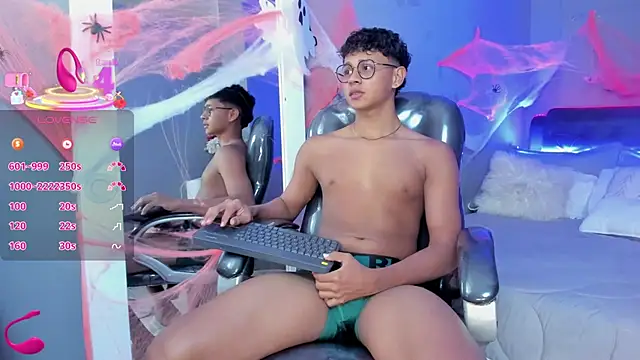 Snapshot of Dawn16_ chatting on 10/27/25, 09:30 Dawn16 online show from 10/27/25, 09:30