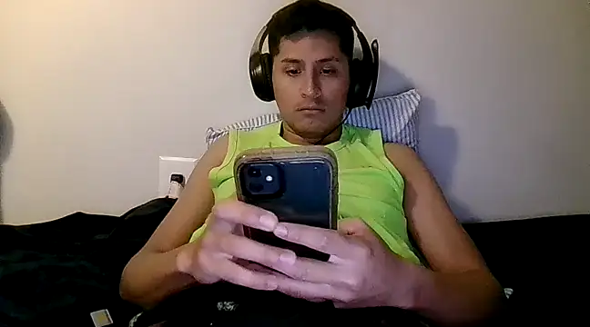 Snapshot of PerroDemonioHot chatting on 02/05/25, 05:09 PerroDemonioHot online show from 02/05/25, 05:09