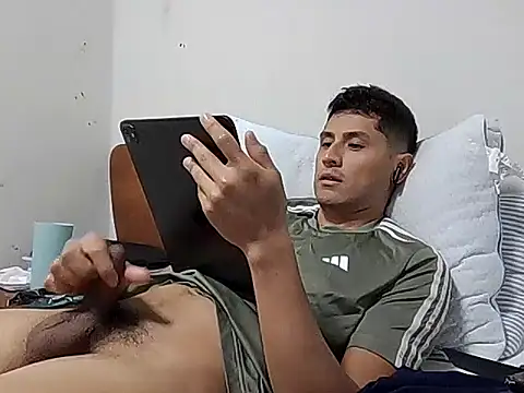 Snapshot of PerroDemonioHot chatting on 09/25/25, 04:16 PerroDemonioHot online show from 09/25/25, 04:16