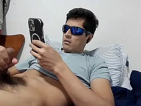 Snapshot of PerroDemonioHot chatting on 11/09/25, 03:38 PerroDemonioHot online show from 11/09/25, 03:38